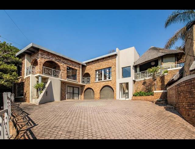 5 BEDROOM HOUSE FOR SALE IN KLOOFENDAL